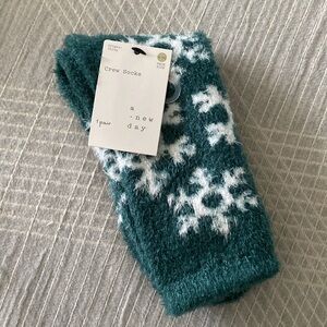 Snowflake Cozy Crew Socks